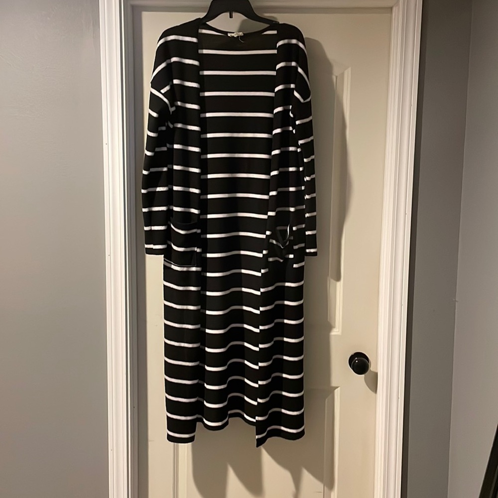 Black & white stripped cardigan